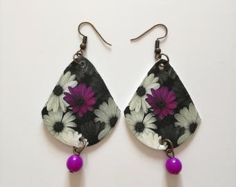 Pendant paper earrings with purple pearl.