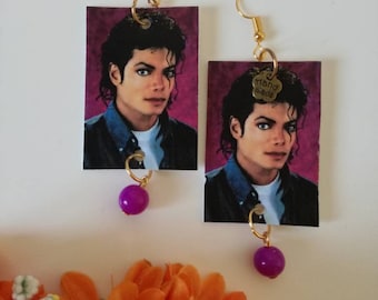 Michael Jackson Papierohrringe mit rechteckigem Anhänger und lila Perle