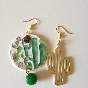 Cactus orecchini di carta con ciondolo a forma di cerchio e immagine con fantasia cactus verdi e fiorellini rosa