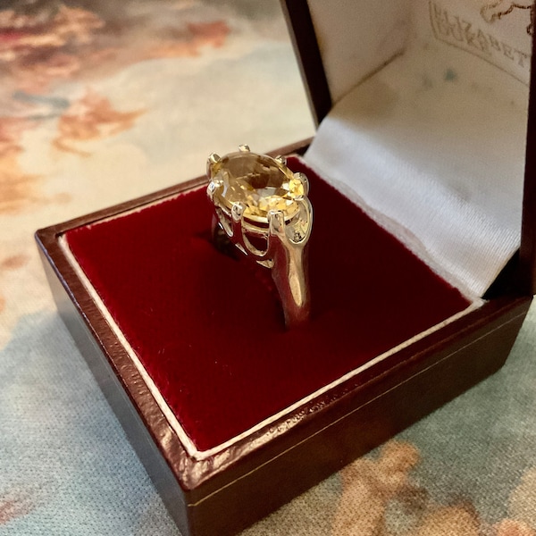 GREAT SPARKLY CITRINE Sterling silver Stunning Vintage Ring- Yellow splendid Citrine- Elegant Vintage Design from France