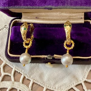 SNAKE ECHTE PAREL Vergulde Vintage Oorbellen - Zeer Originele Oorbellen - Smaragd Oog - Glinsterende Steen - Vintage Juweel - Uit Frankrijk
