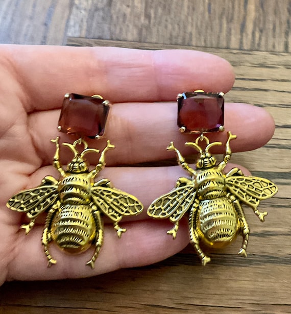 BEE INSECT EARRINGS Garnet Gold Plated- Stunning Vintage  display picture 1