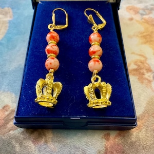 Vintage CROWN CORAL BAKELITE Oorbellen - Prachtig Lang Ontwerp Verguld - Bedels, Breloque - Haute Couture - Vintage uit Frankrijk