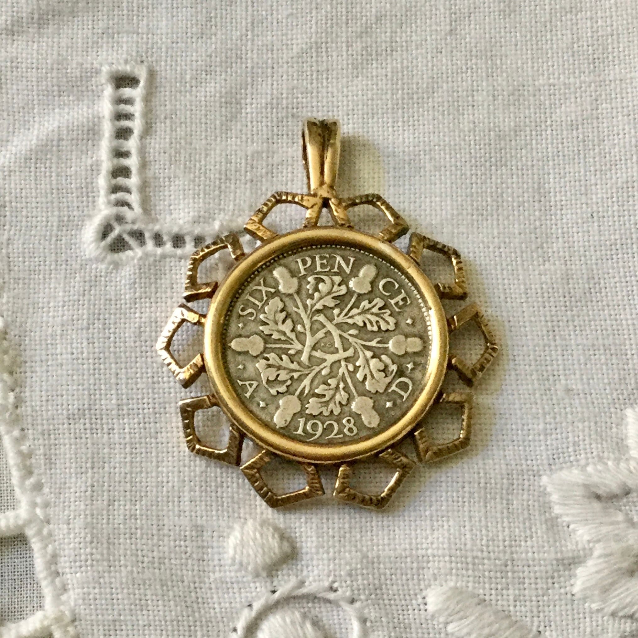 ANTIK SILVER Coin Six Pence 1928 Vermeil Sterling Pendentif- Authentic ...