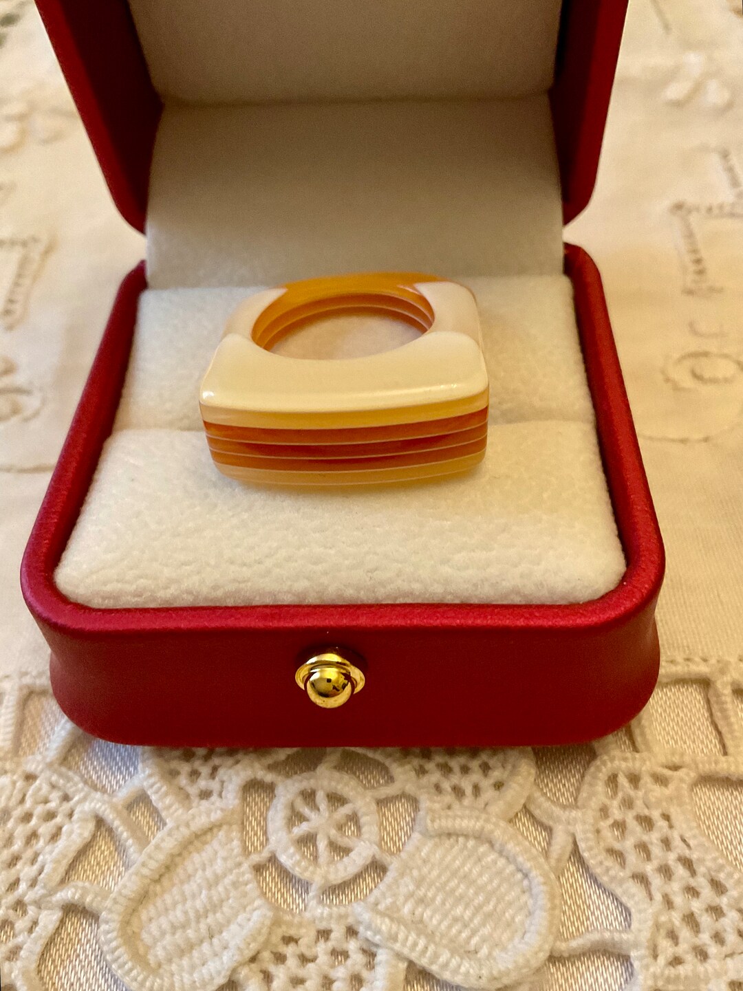 MODERNIST Bakelite LUCITE Design Vintage Ring Original Beautiful ...
