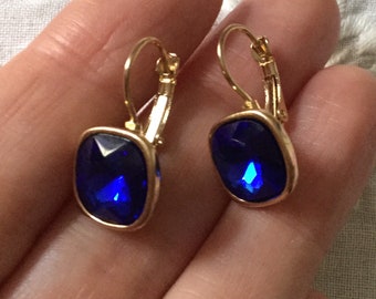 Elegant Vintage SAPPHIRE GOLD PLATED Solitaire Earrings- Very Nice luxury Jewelry- Sparkly Blue Stone - Beautiful Design- Vintage