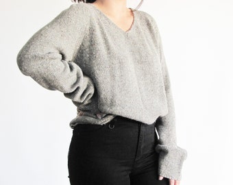 vintage speckled light grey minimal sweater / chunky wool knit slouch jumper / textured boyfriend reversible sweater oatmeal / os oversized