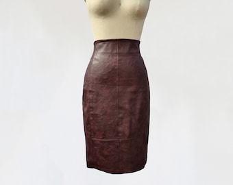 vintage 1990s plum leather pencil skirt / 90s high waist burgundy midi / 1980s 80s long straight slim slip / wiggle secretary angelina jolie