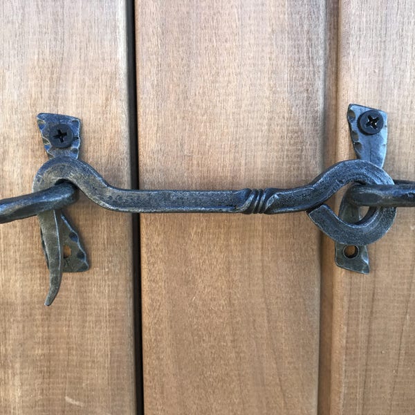 Klassieke metalen deur locker ijzeren grendel haak, metalen deurslot, haak en oog, poortvergrendeling, poortslot, deurslot