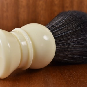 25mm synthetic brush Chess brush image 2