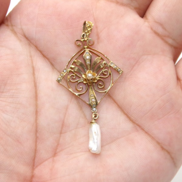 Antique 10K Gold Freshwater Pearl Lavalier Pendant