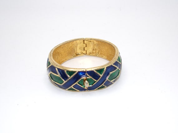 Vintage Boucher Enamel Gold Tone Hinged Bangle - image 4