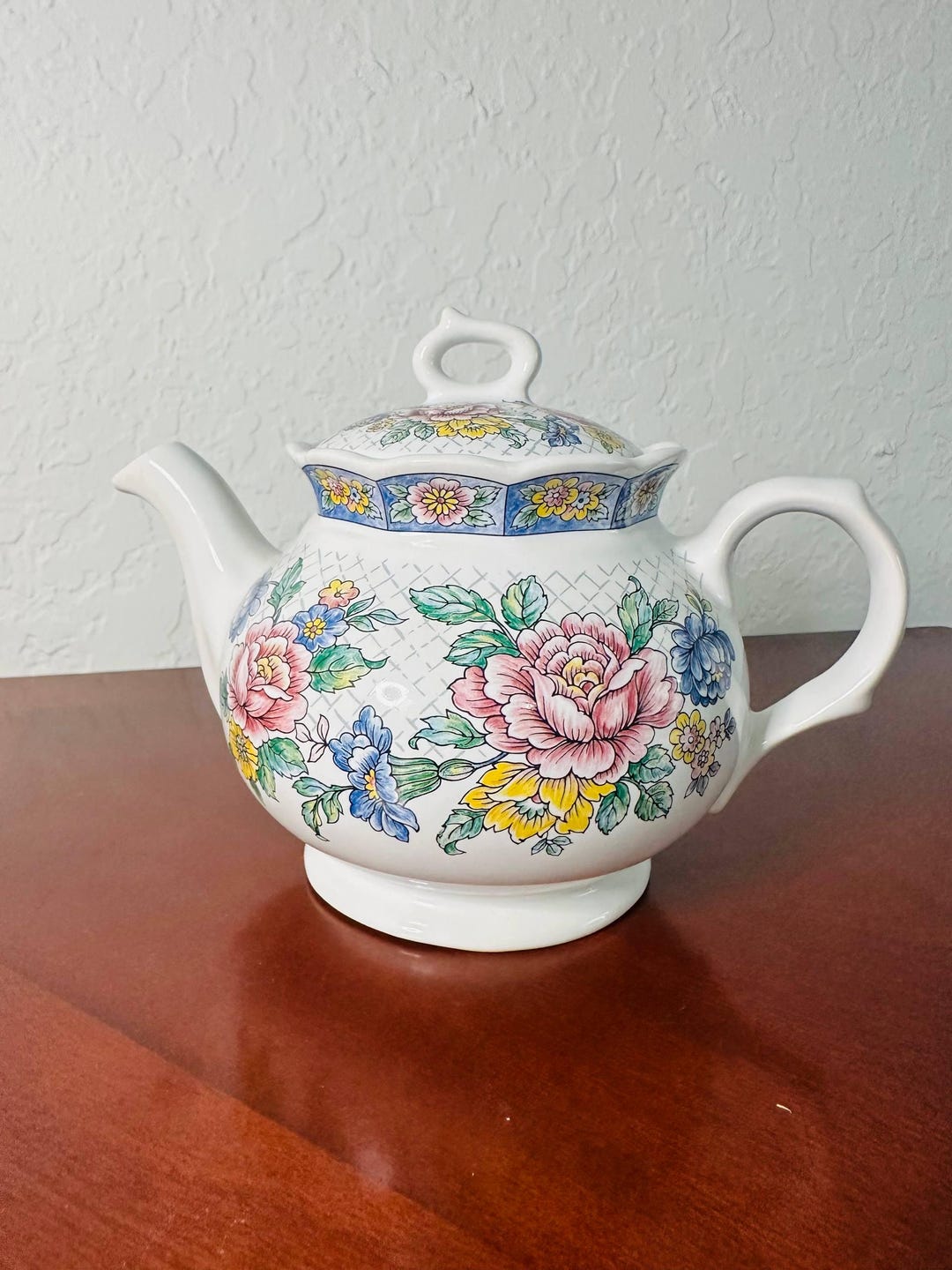Vintage Victoria Floral Teapot – Made in England - Etsy