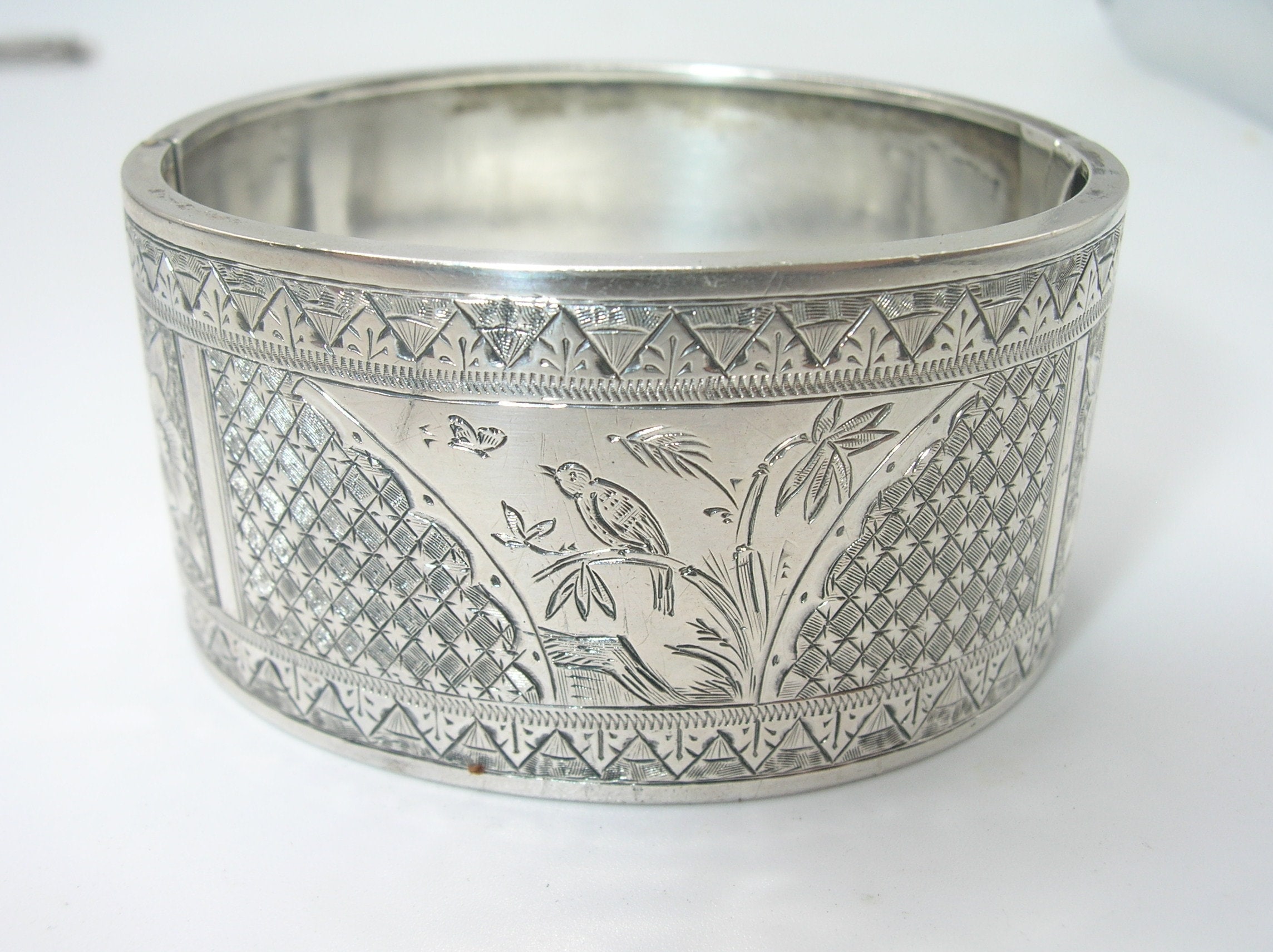 Victorian 800 Silver Chased Bird Wide Bangle