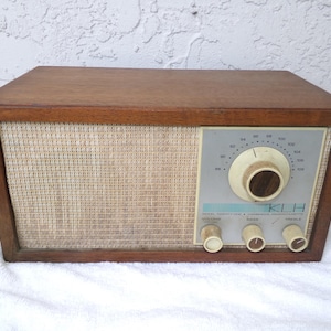 Vintage KLH Model Twenty-One FM Radio