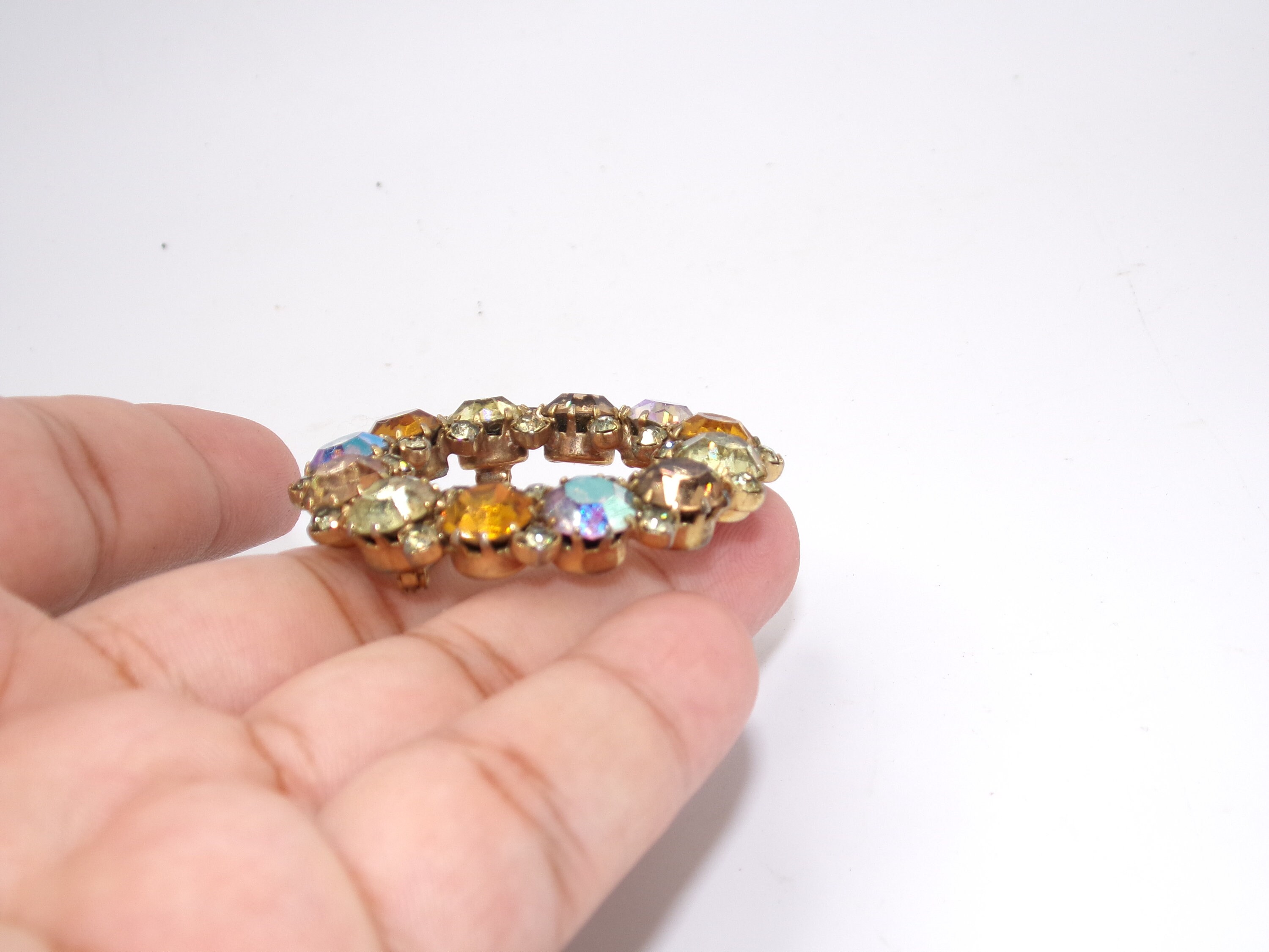 Vintage Rhinestone Wreath Brooch by Karu Arke Inc - Etsy display picture 3