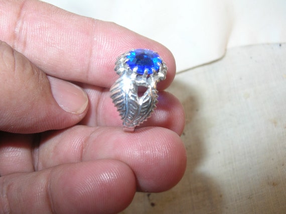 Vintage Sterling Silver Leaf Ring Blue Stone - image 2