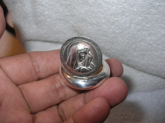 Vintage 800 Silver Mother of Sorrows Box Pendant - image 3