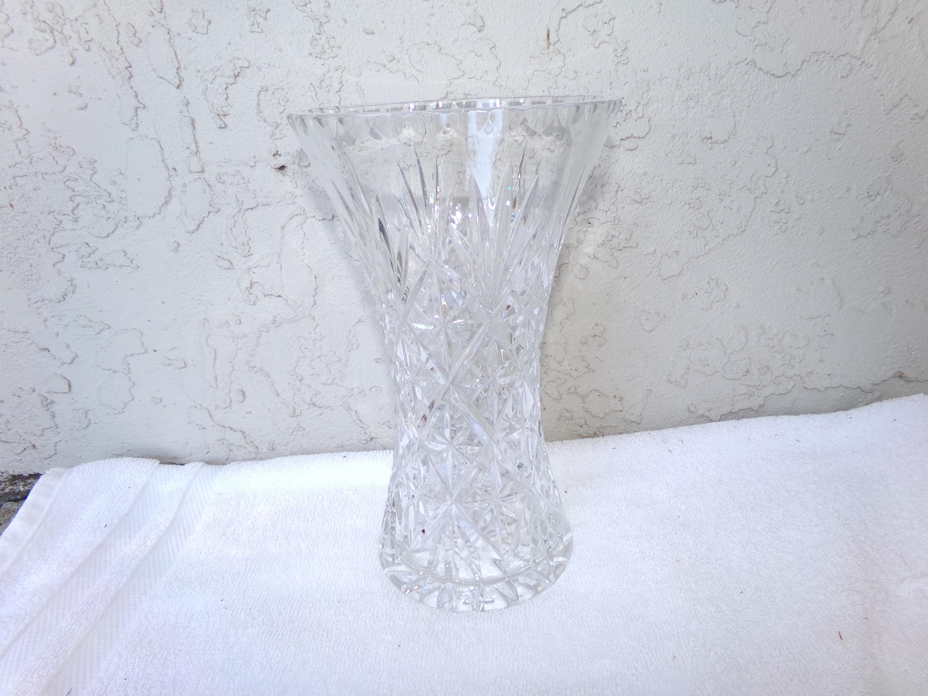 ボヘミアのヴィンテージカットクリスタルガラス花瓶 - ハンドカットの