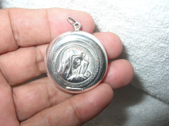 Vintage 800 Silver Mother of Sorrows Box Pendant - image 1