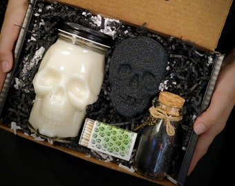 Skull Spa Gift Box Set - Skull 16oz Candle, Skull Bath Bomb and Black Bath Salts