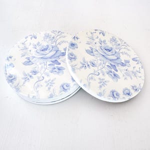 BLUE ROSE TOILE Floral Coaster Set, Summer tableware, Grand Millennial Barware, Round Coaster Set, Cottage Chic Decor, Set of 4