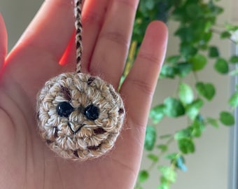 Handmade Crochet Cookie Keyring: Chocolate Chip Biscuit Amigurumi Desk Buddy (3cm)