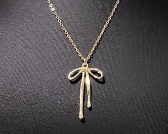 16" Gold Bow Necklace