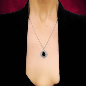 18&quot; Amelia Black Pendant Necklace