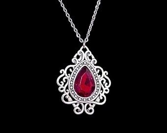 18" Amelia Red Pendant Necklace