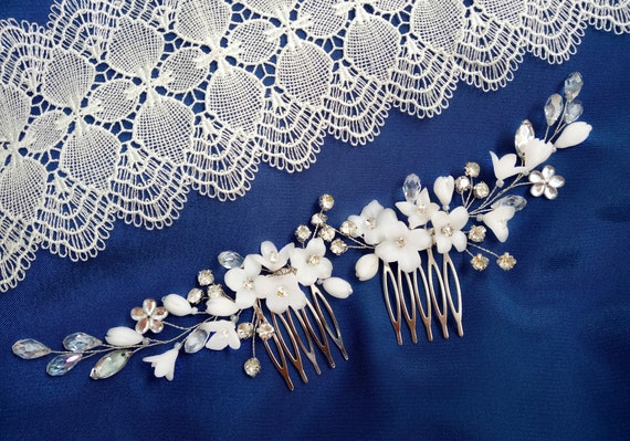 Bridal hairpiece Floral hair comb White flower wedding hair comb