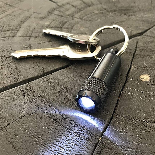 Spezialtasche Lumen LED Schlüsselanhänger Taschenlampe Wasserfest - EDC Carry Survival Portable Mini Light Flash Schlüsselring Schlüsselring Personalisiert Graviert