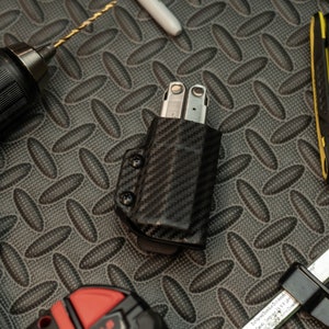クリップ&キャリー Kydex マルチツールシース LEATHERMAN Bond 用 - 米国製 (マルチツールは付属しません) EDC マルチツールシース ホルダー ホルスター