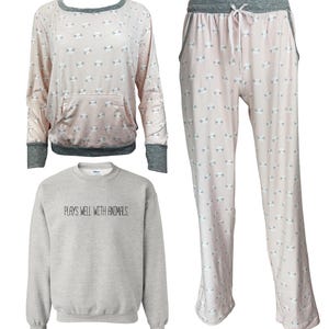 Women&#39;s Ultra Soft Long Sleeve 3 Piece Cat Themed Plays Well With Animals Pajama Set with Pockets - In 3 Colors