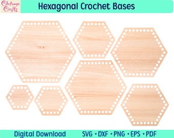 Op de afbeelding: Verschillende maten zeshoekige haakbases van licht hout. Elke basis heeft een reeks gelijkmatig verdeelde gaten langs de omtrek om te haken. De afbeelding bevat de tekst "Hexagonal Crochet Bases" en "Digital Download".