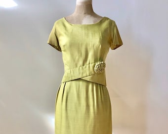 Vintage 1950s | 1960s Green Chartreuse Linen Wiggle | Sheath Dress