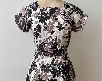 Vintage 1940s Floral Print Cotton Day Dress