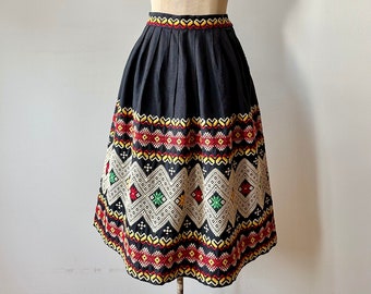 Vintage 1950s Embroidered Cotton | Linen Pleat Skirt