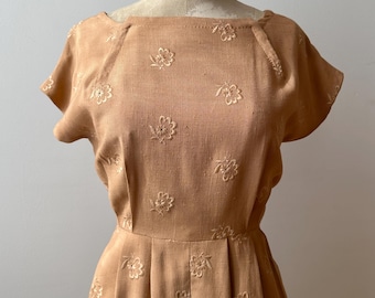 Vintage 1950s Embroidered Linen Wiggle Dress