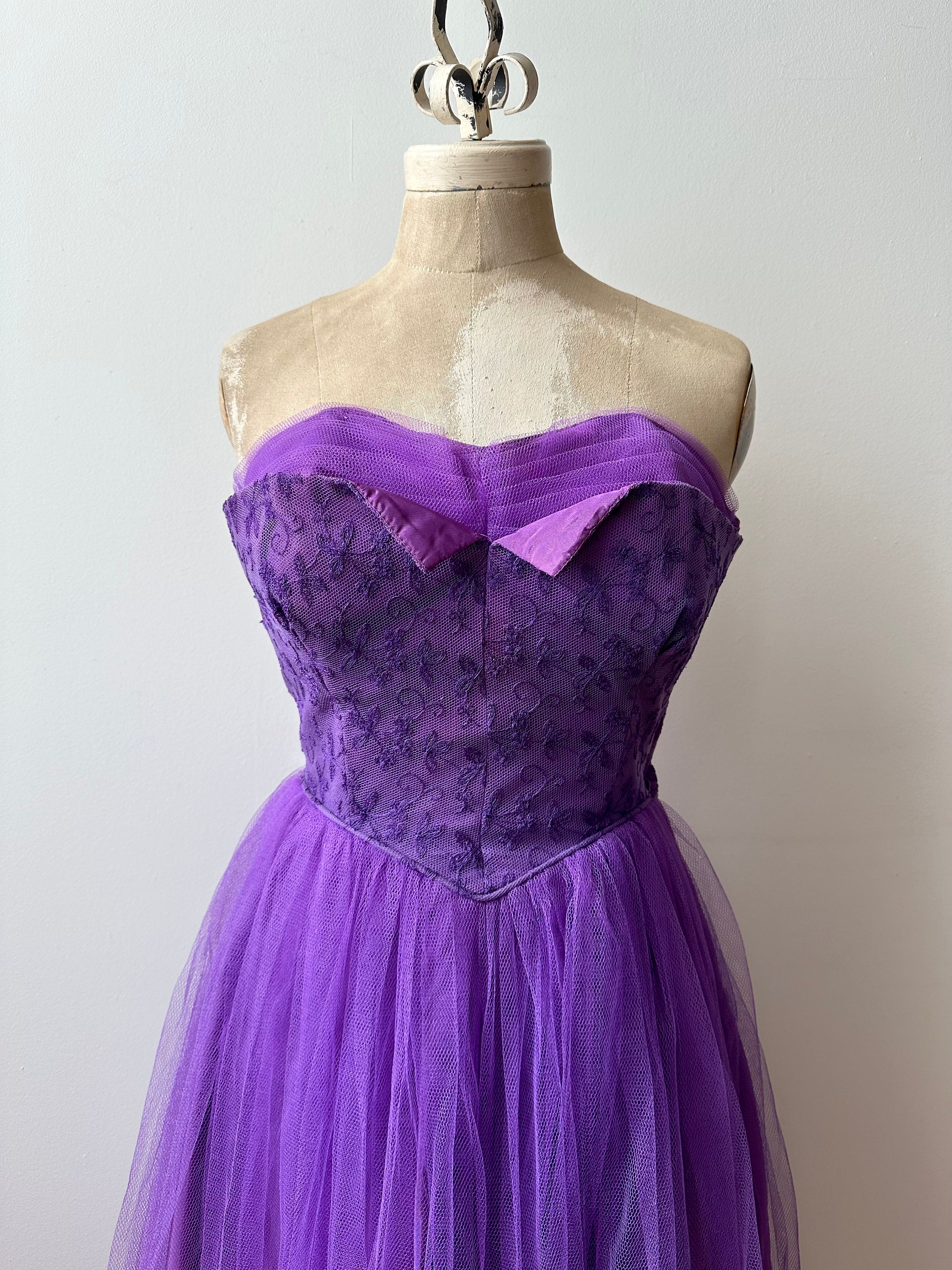 vintage purple prom dress Chiffon Beaded Sheath Elegant Backless Dresses wit EvaFashionDress The light purple hue adds a touch of sophistication Vintage purple prom dress City