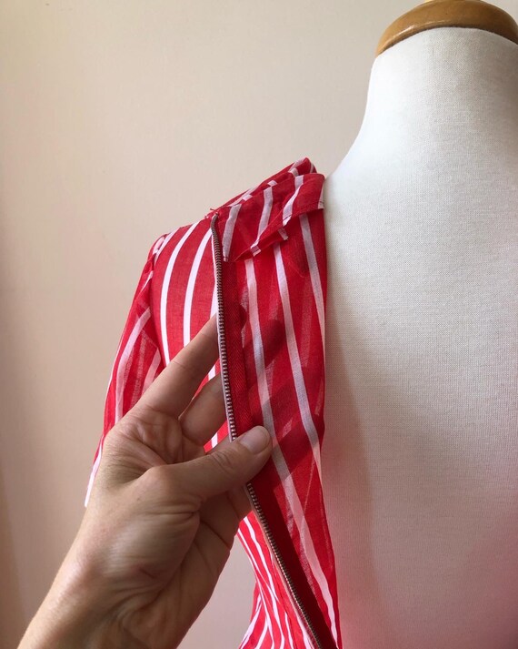 Vintage 1950s | 60s Red and White Striped Drop Wa… - image 7