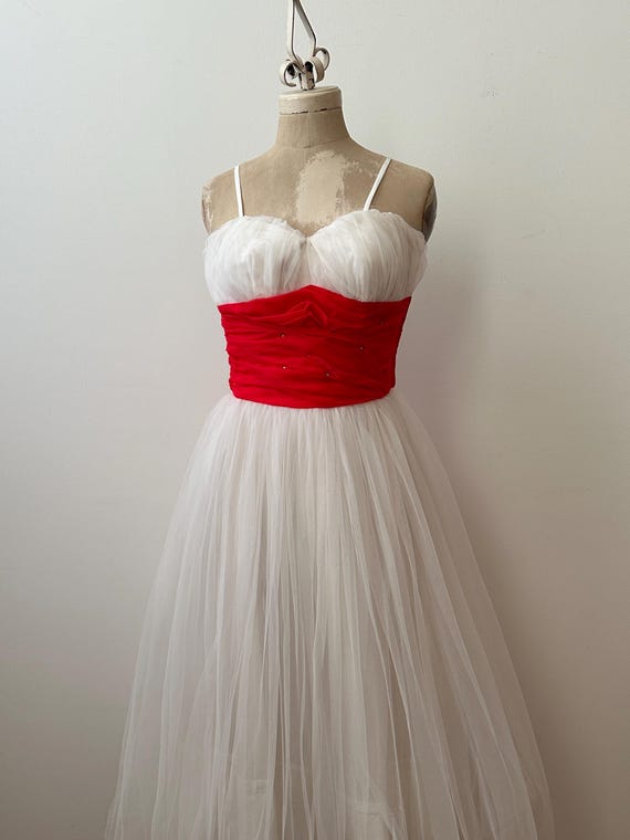 Vintage 1950s Designer White and Red Tulle Party Dress by Lorrie Deb | Emma  Domb - Etsy Denmark