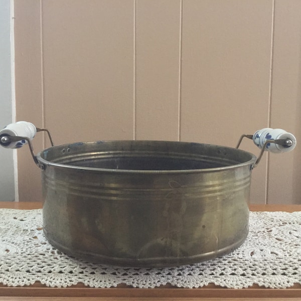 Large brass pot, 2 handles delft, vintage brass pot, farmhouse cottage decor
