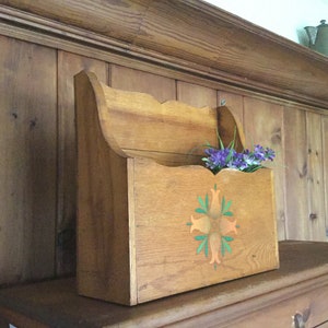 Pennsylvania Dutch style Large vintage stenciled wooden box, vintage painted wooden box, farmhouse decor