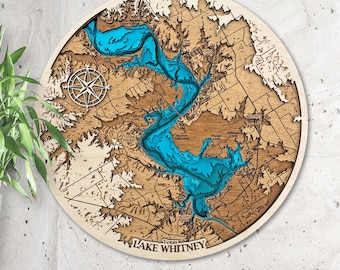 Drewniana mapa na 9. rocznicę: grawerowana grafika przedstawiająca jezioro
