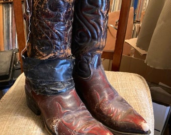 Acme burgundy cowboy boots-super distressed-men's 10D
