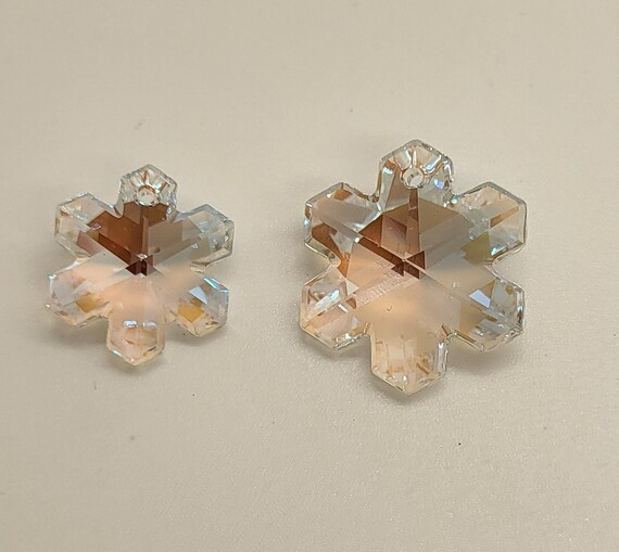 スワロフスキークリスタルブルーABスノーフレーク6704ペンダント