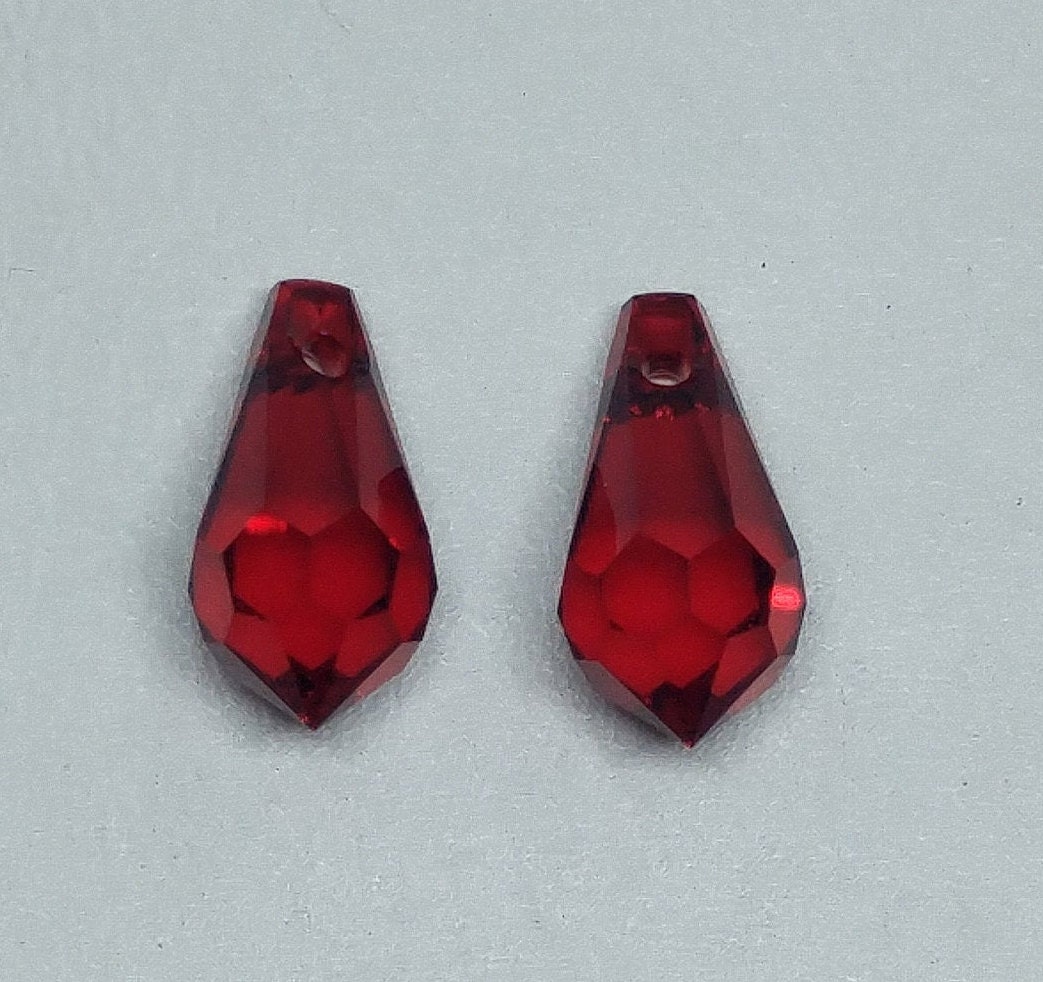 2pc Swarovski Crystal 15x7.5mm Teardrop 6000 Pendants; Clear