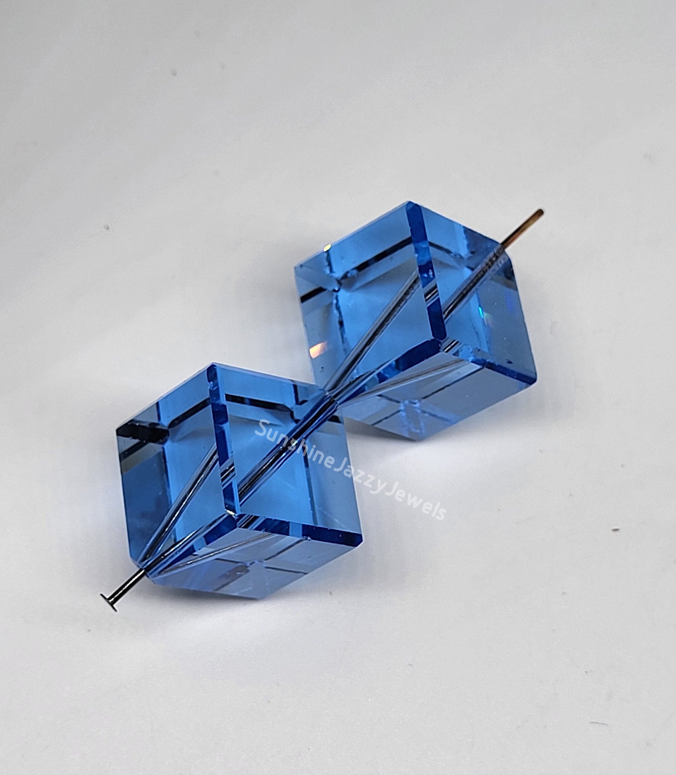 Vintage Glass Rhinestone 4-Hole Connector Beads - 26pp (3mm) - Light Sapphire & Blue Diamond