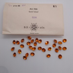 Pacote de fábrica Swarovski Crystal Sun ss39 Chaton 1100 Gold Point Foil Back; 72 unidades; 8,4 mm; Vintage